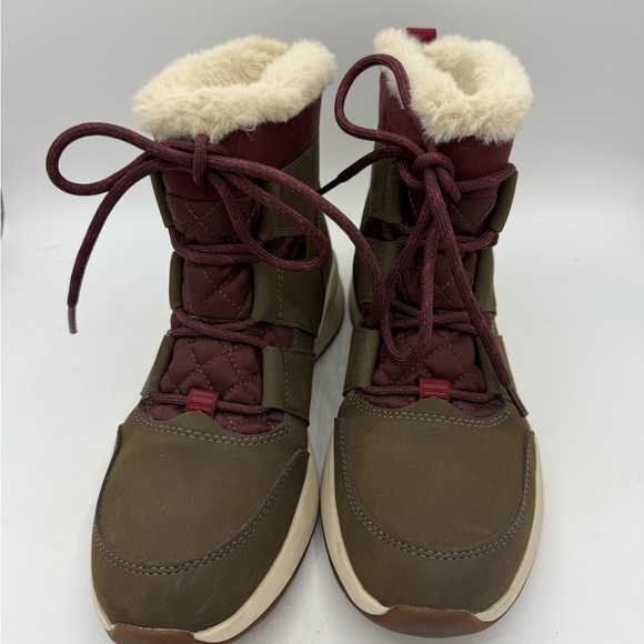 Timberland Women's Boroughs Project Waterproof lace up Boots Size 7.5 Olive - Picture 2 of 6